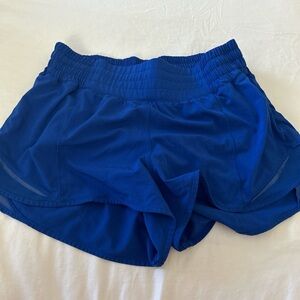 Lululemon hotty hot HR 2.5 in the prettiest blue!